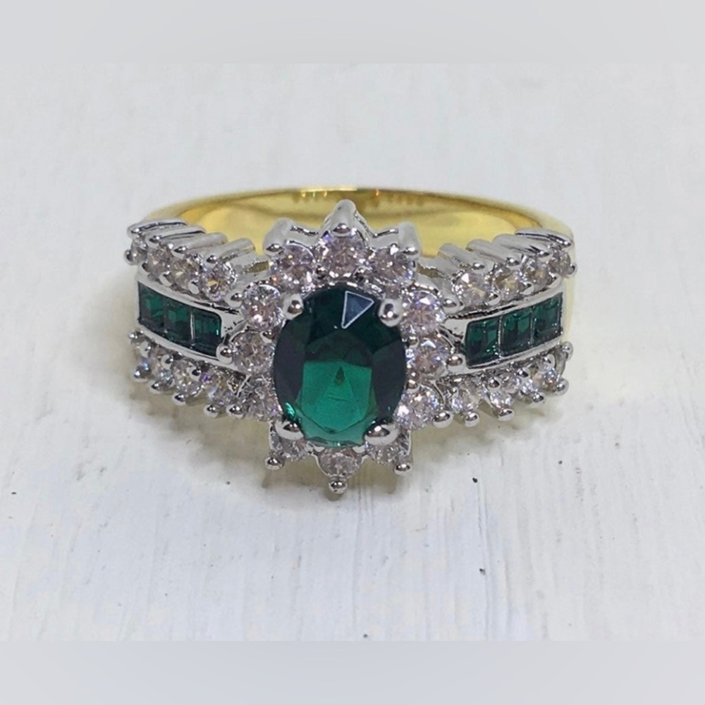 Vintage green and clear stone ring